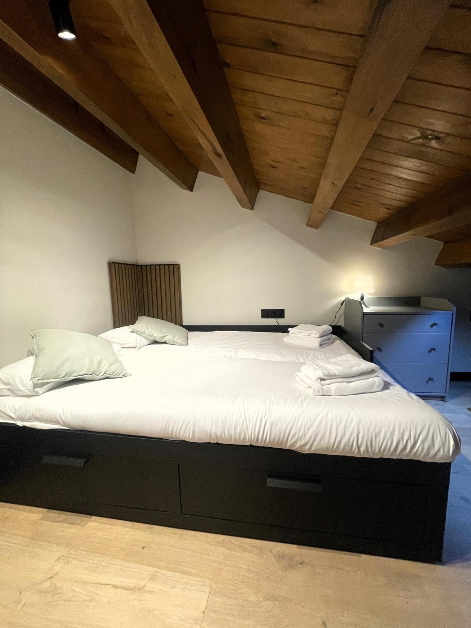 Apartamento Duplex En El Puente Historico, Gra De Fajol カンプロドン エクステリア 写真