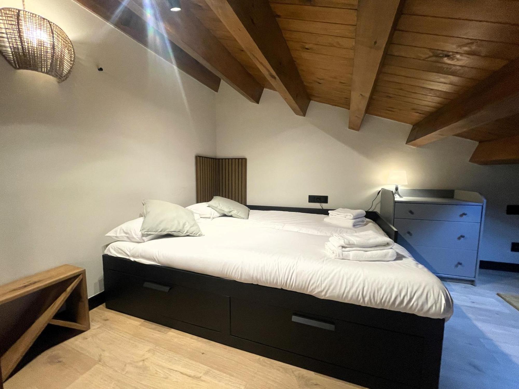 Apartamento Duplex En El Puente Historico, Gra De Fajol カンプロドン エクステリア 写真
