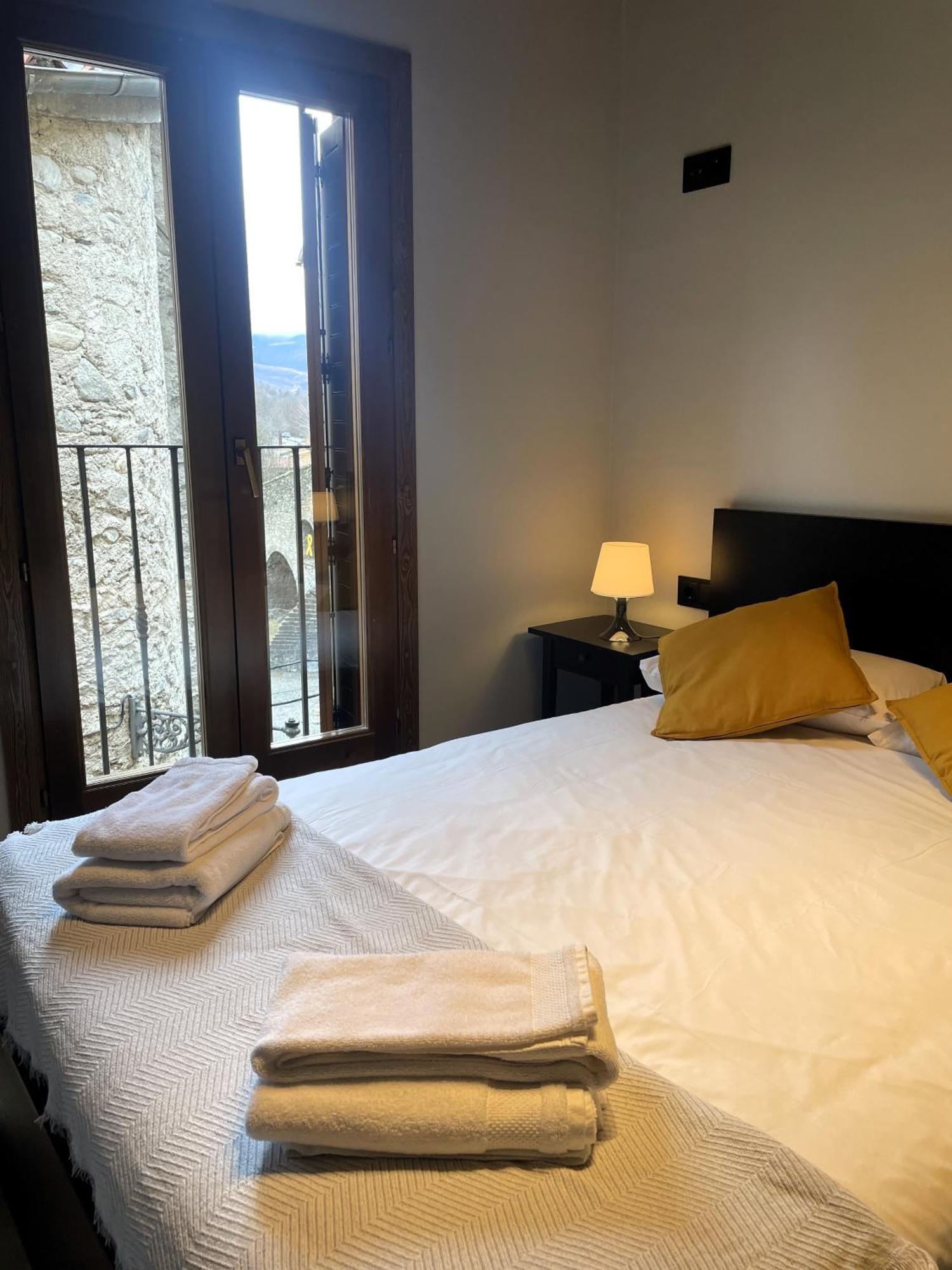 Apartamento Duplex En El Puente Historico, Gra De Fajol カンプロドン エクステリア 写真