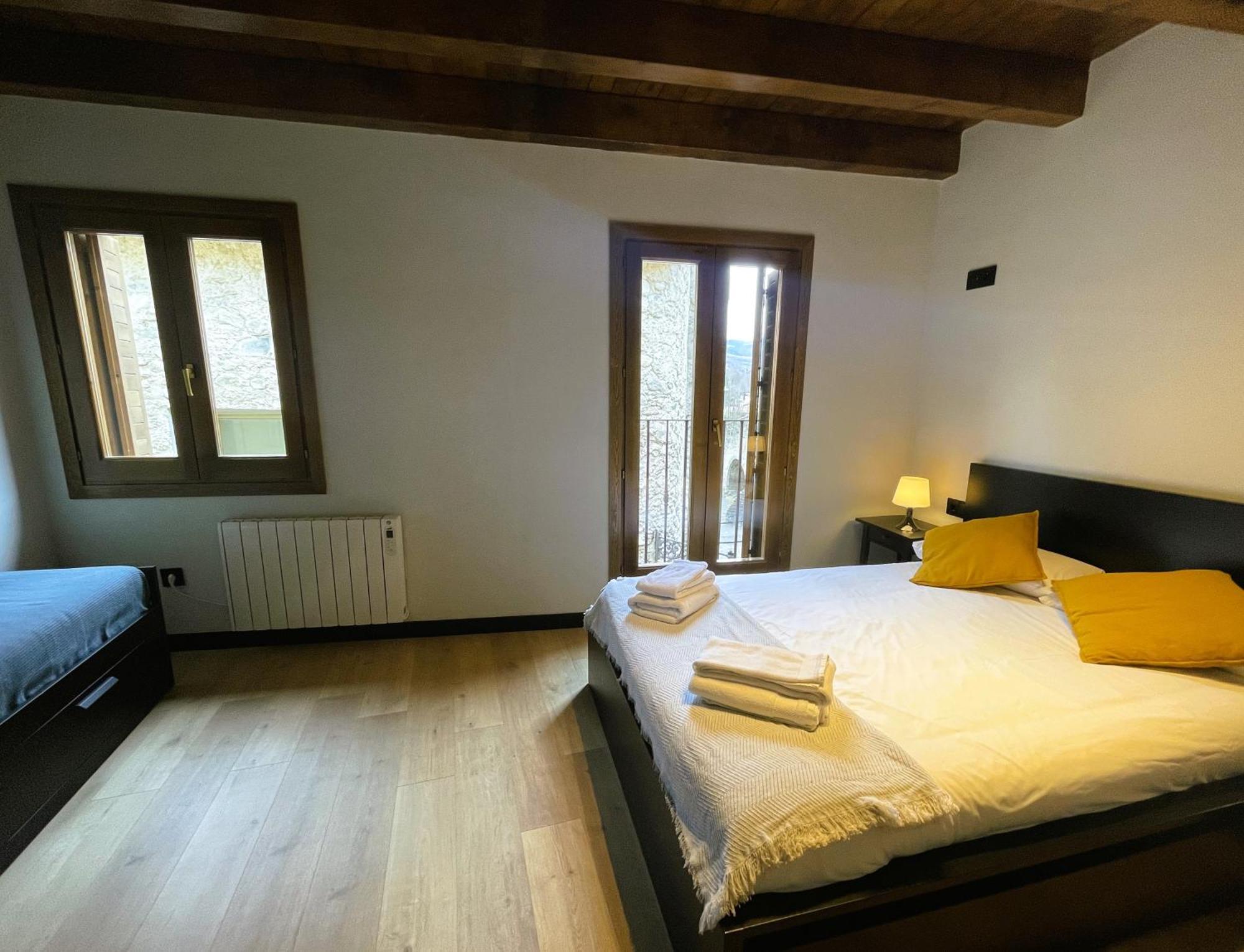 Apartamento Duplex En El Puente Historico, Gra De Fajol カンプロドン エクステリア 写真